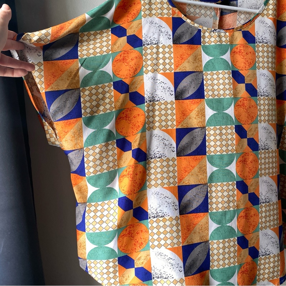 Abstract Pattern Blouse - 4XL - Picture 2 of 3